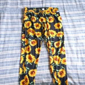 Sunflower pants 🌻